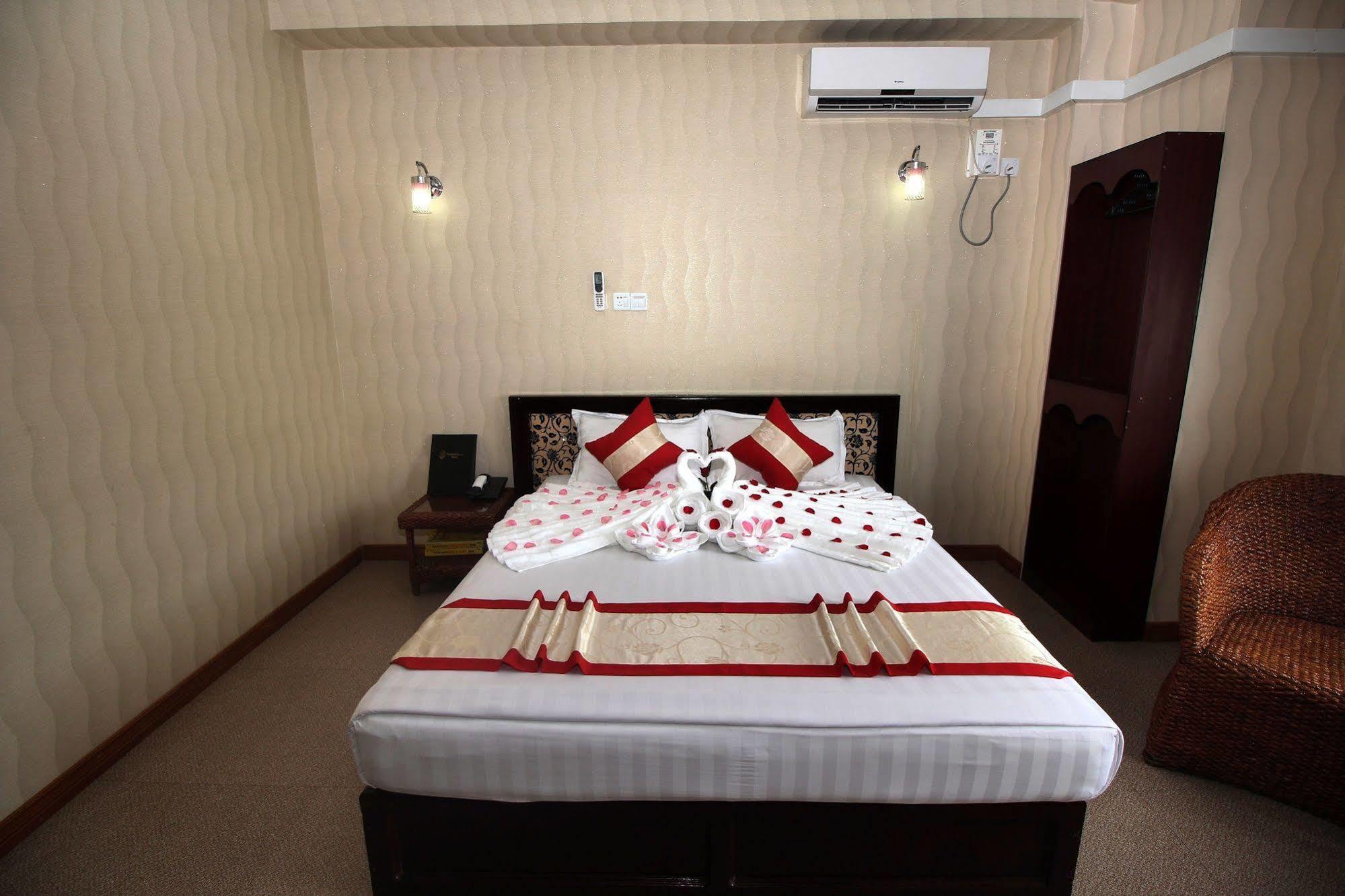 Diamond Crown Hotel Gyogon Екстер'єр фото
