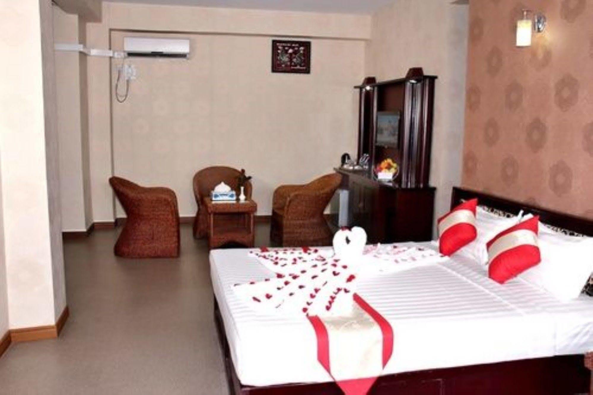Diamond Crown Hotel Gyogon Екстер'єр фото
